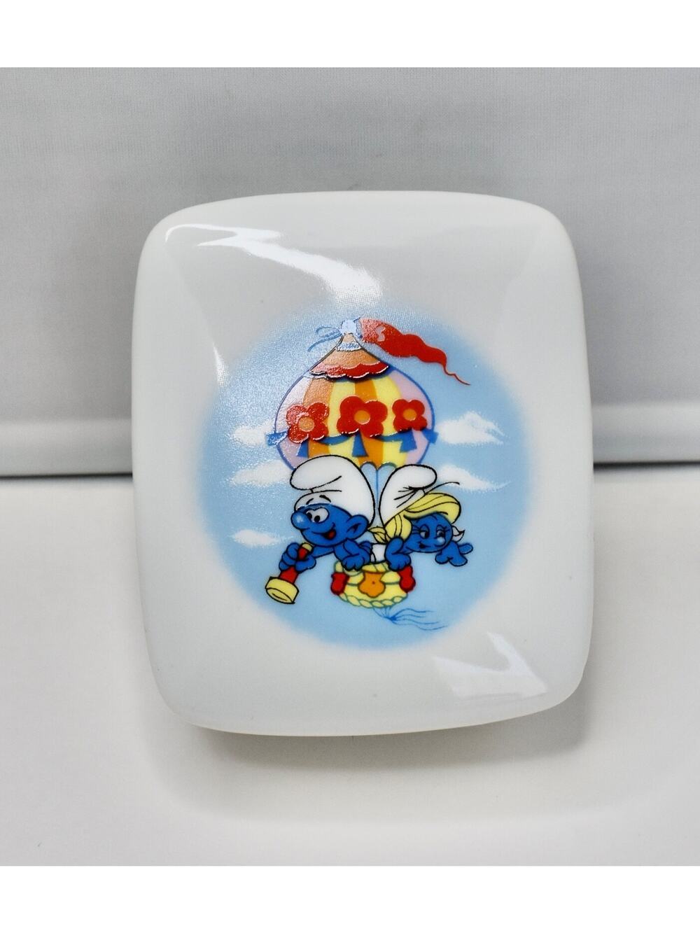 Wallace Berrie & Company 1982 Smurf Trinket Box Covered Dish